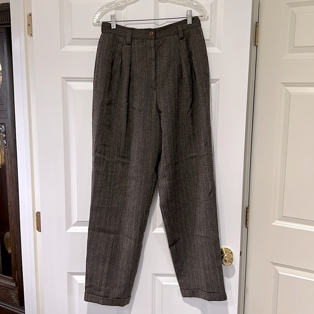 Ladies Giorgio Armani Brown Wool Pants Size 12/ 46 pleated/ cuffs